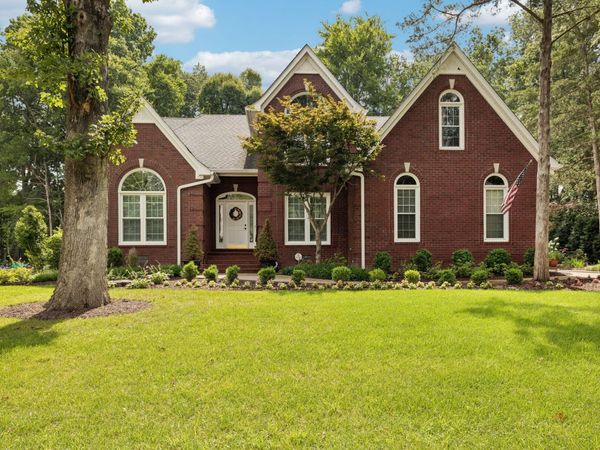 2230 Northwoods Dr , Murfreesboro, TN 37130