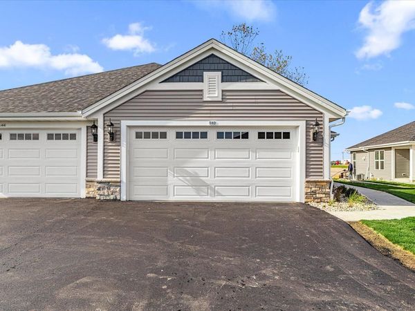 540 Hunter Oaks BOULEVARD, Unit 0602, Watertown, WI 53094