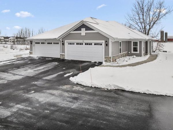 540 Hunter Oaks BOULEVARD, Unit 0602, Watertown, WI 53094