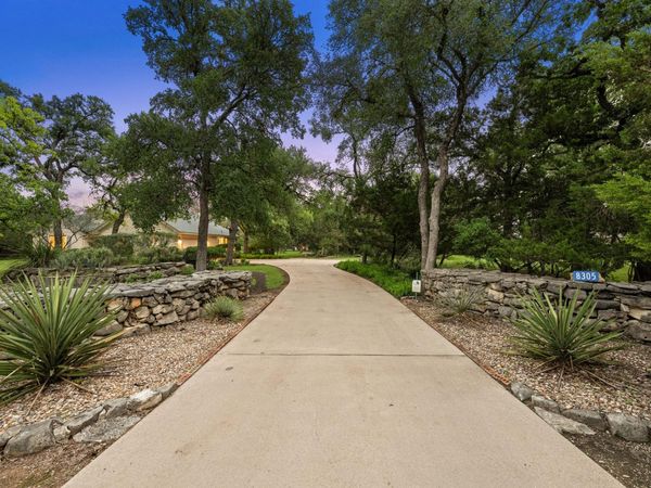 8305 Scenic Oaks DR, Austin, TX 78737