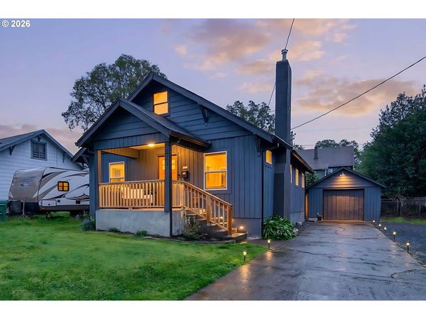 274 N 3RD ST, St. Helens, OR 97051