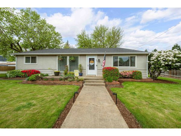 488 W BROCCOLI ST, Roseburg, OR 97471