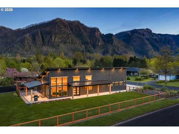 322 HAMILTON ST, North Bonneville, WA 98639
