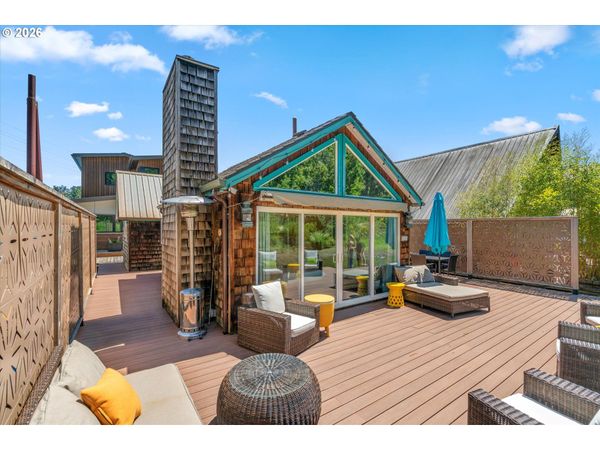 7720 S Macadam AVE, Portland, OR 97219