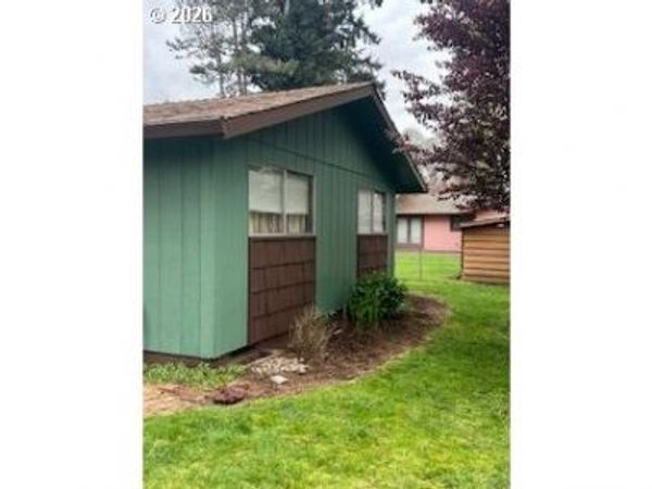 33821 SE OAK ST, Scappoose, OR 97056