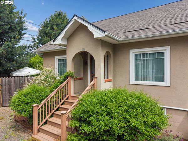 11020 N MOORE AVE, Portland, OR 97217