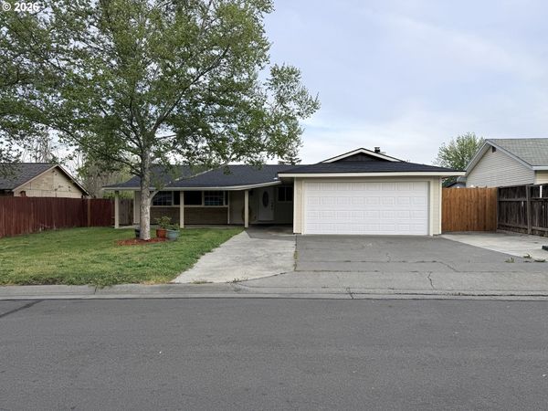 5 WESTVIEW DR, Hermiston, OR 97838