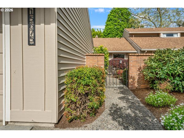 15675 SW OAKHILL LN, Portland, OR 97224