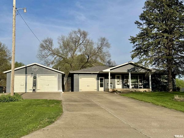 435 AVENUE F Street, Canton, IL 61520