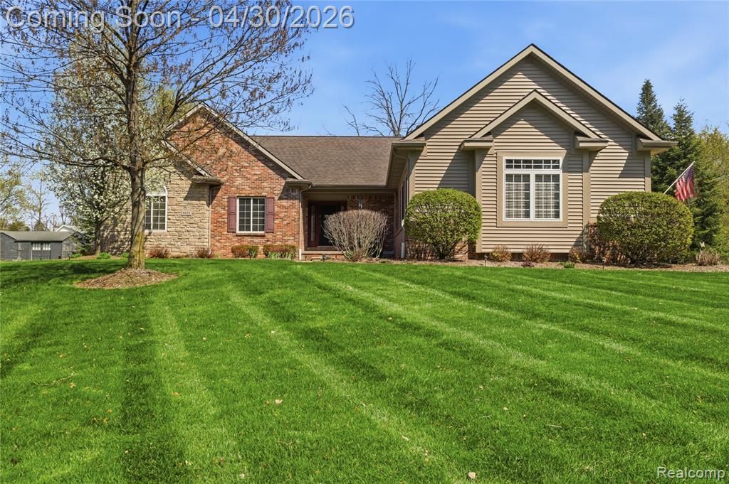 9031 Hidden Oaks Drive, Grand Blanc, MI 48439 Main Photo