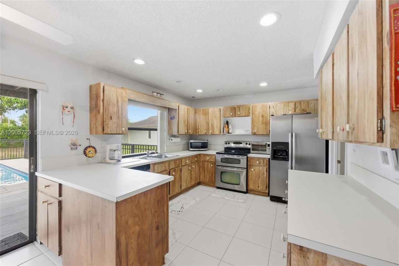 120 NW 84th Way, Coral Springs, FL 33071 Photo