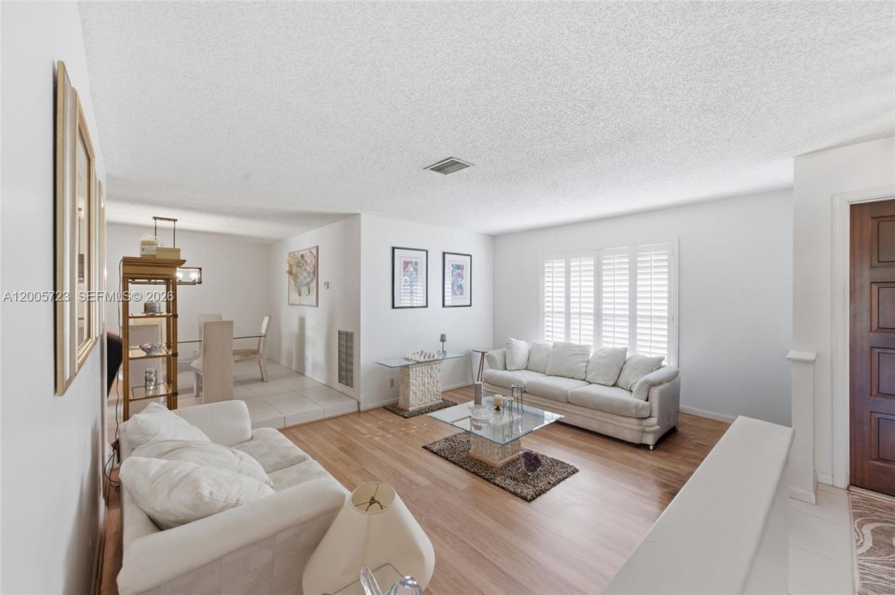120 NW 84th Way, Coral Springs, FL 33071 Photo