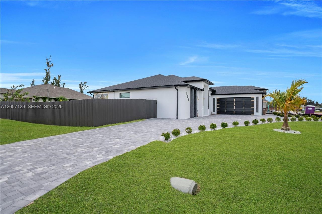 105 S Nelson Rd, Cape Coral, FL 33991 Photo