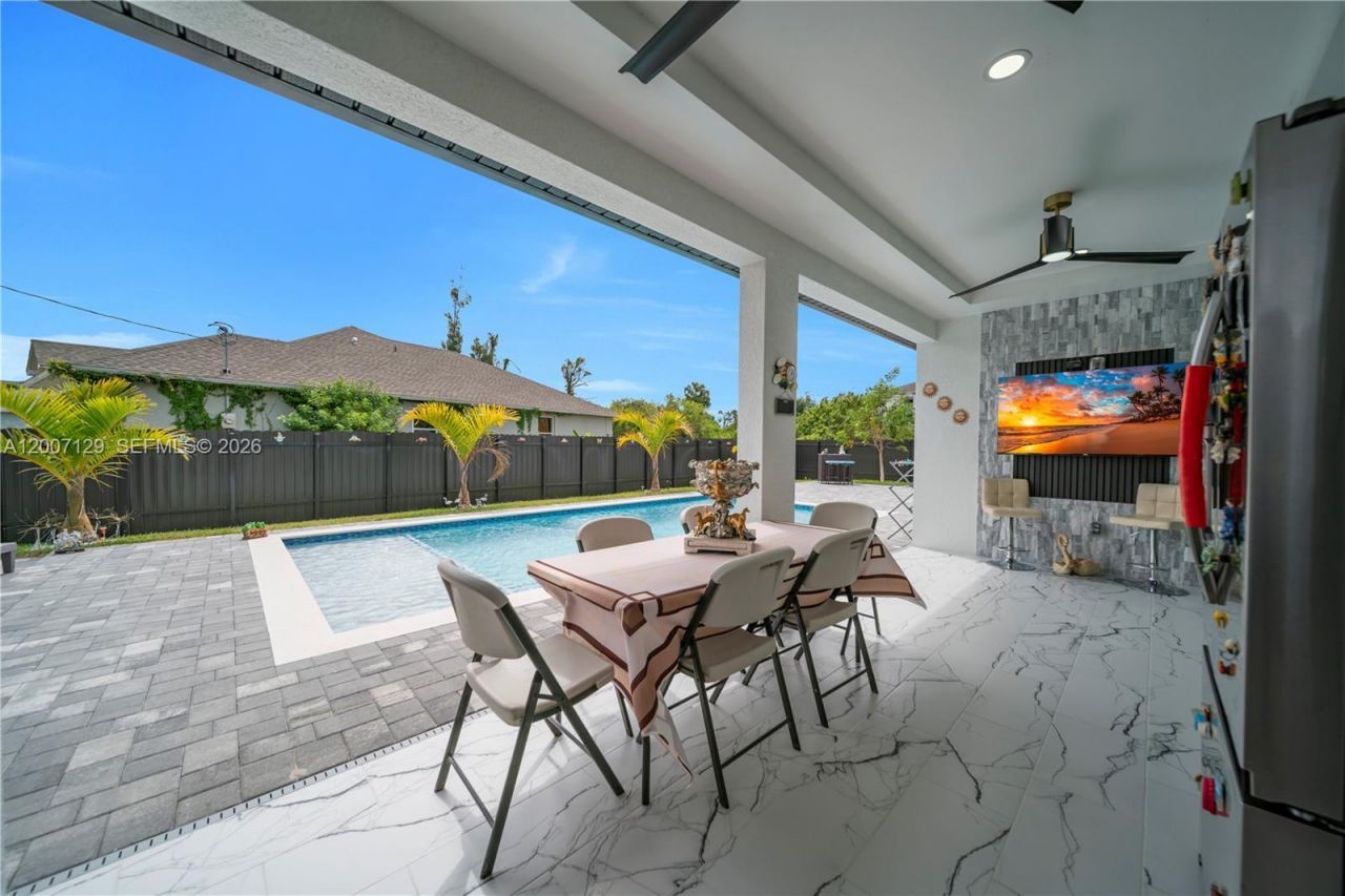105 S Nelson Rd, Cape Coral, FL 33991 Photo