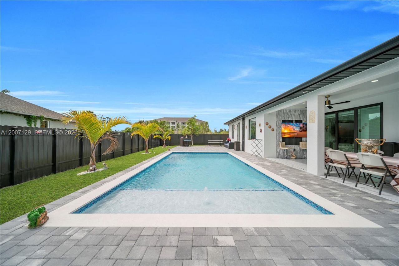 105 S Nelson Rd, Cape Coral, FL 33991 Photo