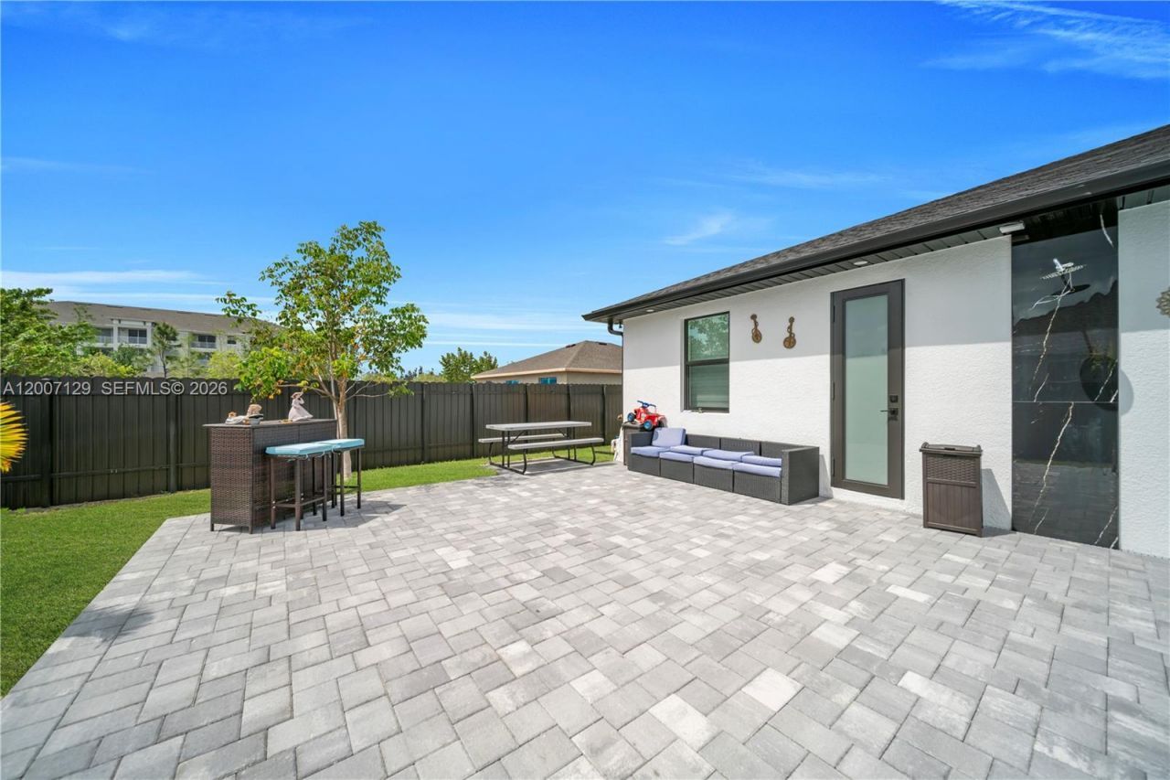 105 S Nelson Rd, Cape Coral, FL 33991 Photo