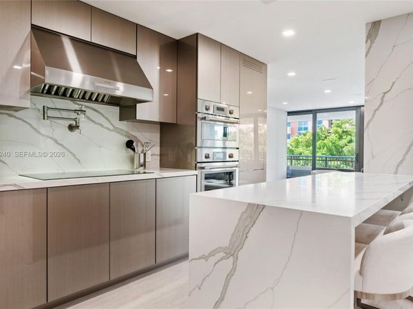 2901 S Bayshore Dr , Unit 5E, Miami, FL 33133