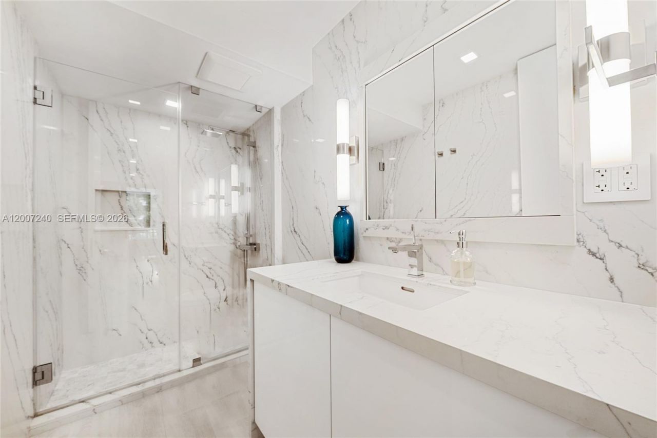 2901 S Bayshore Dr, Unit 5E, Miami, FL 33133 Photo