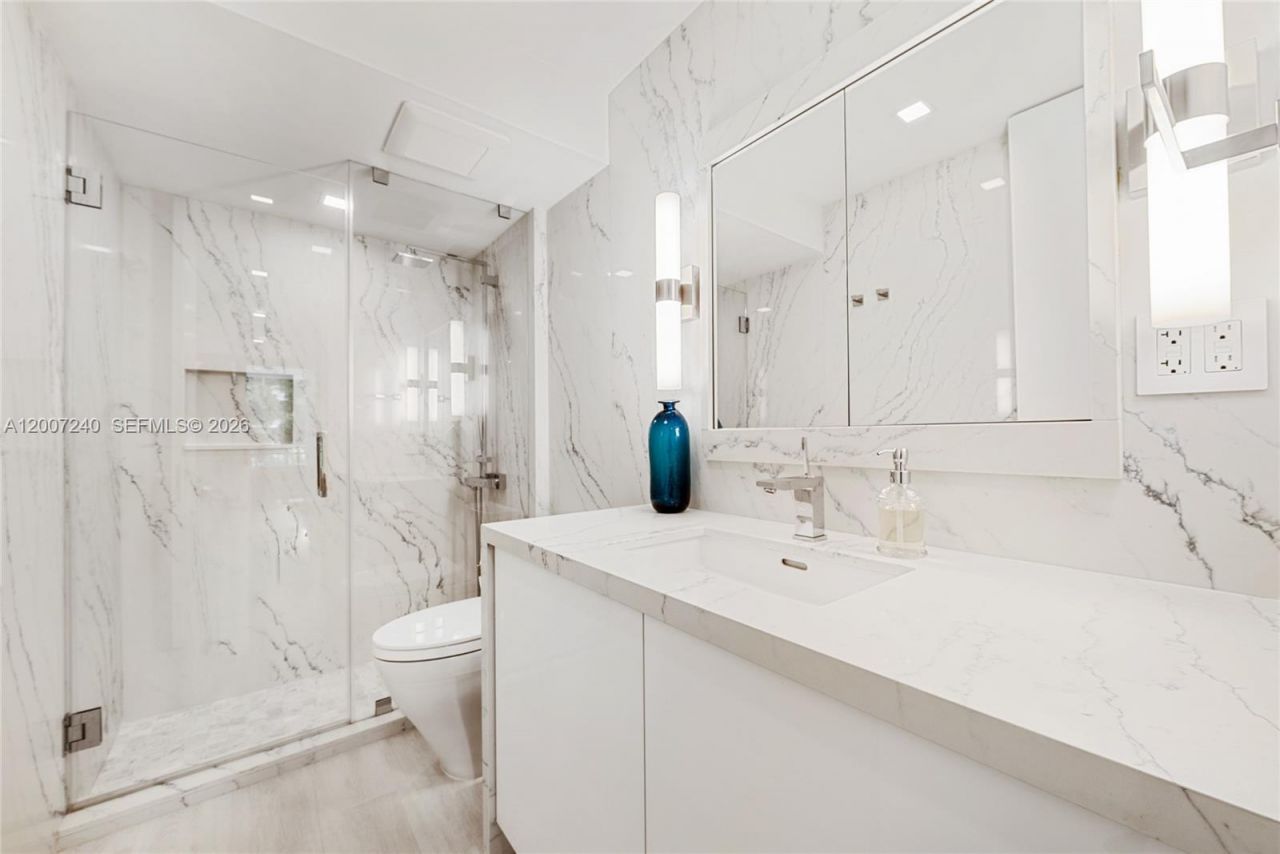 2901 S Bayshore Dr, Unit 5E, Miami, FL 33133 Photo