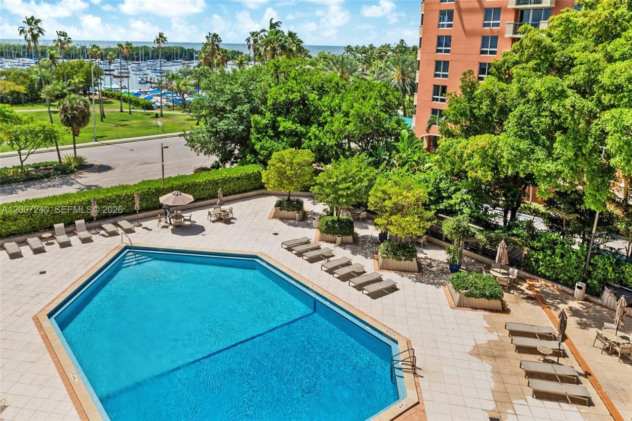 2901 S Bayshore Dr, Unit 5E, Miami, FL 33133 Photo