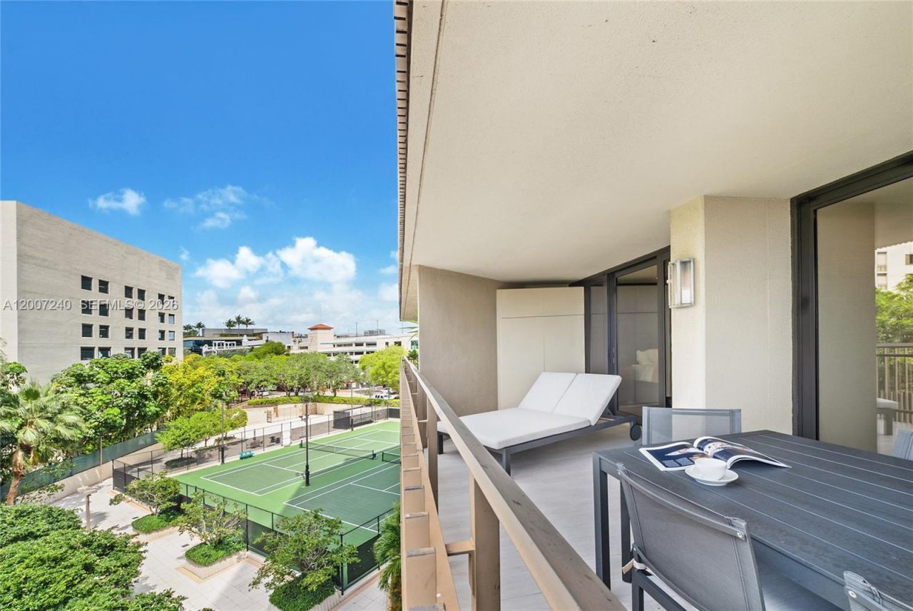 2901 S Bayshore Dr, Unit 5E, Miami, FL 33133 Photo
