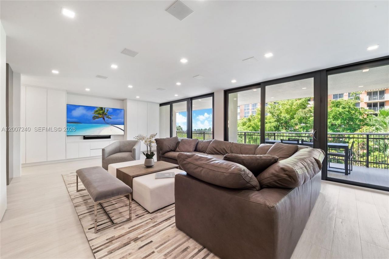 2901 S Bayshore Dr, Unit 5E, Miami, FL 33133 Photo