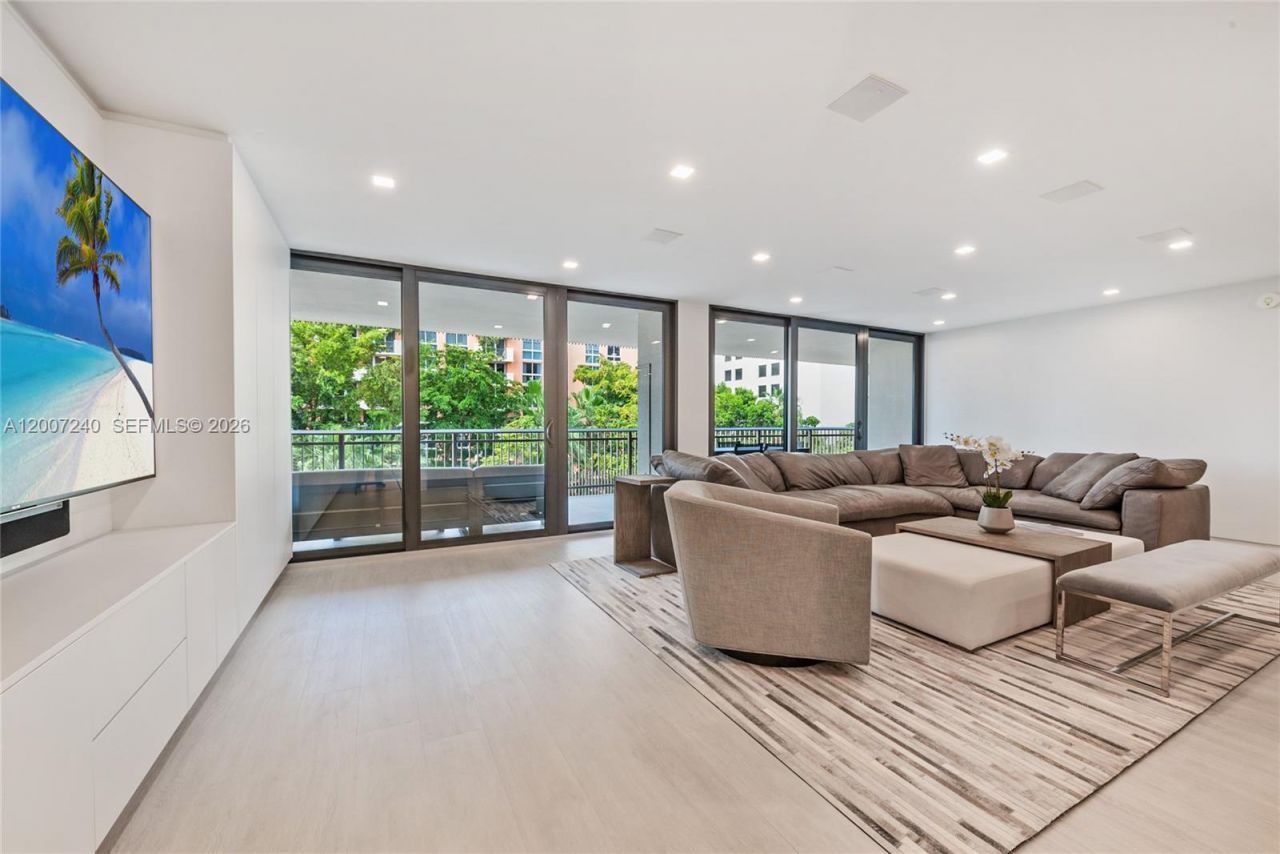 2901 S Bayshore Dr, Unit 5E, Miami, FL 33133 Photo