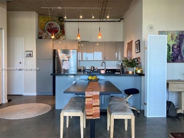 10 SW South River Dr , Unit 909, Miami, FL 33130 Photo