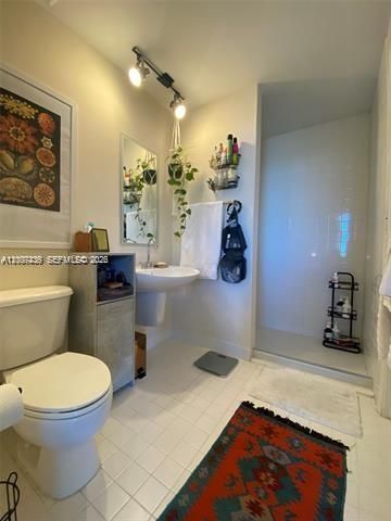 10 SW South River Dr , Unit 909, Miami, FL 33130 Photo