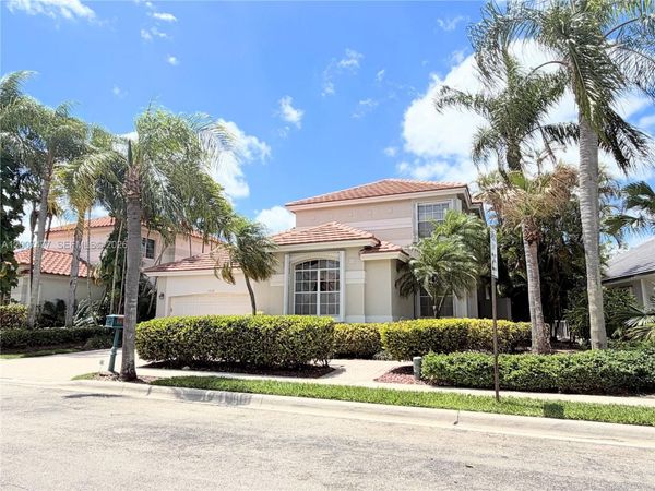 1510 W Lacosta Dr W , Pembroke Pines, FL 33027
