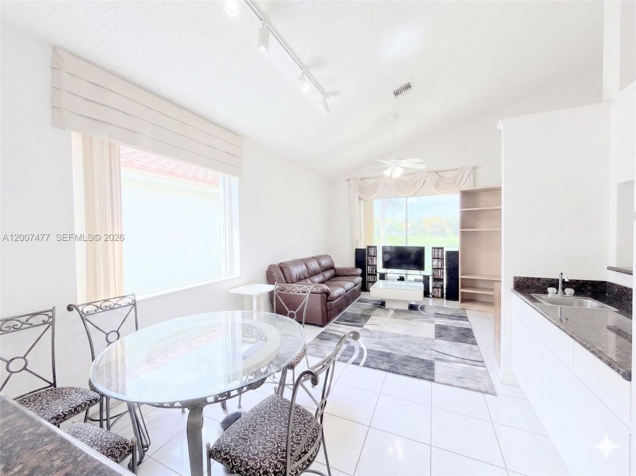 1510 W Lacosta Dr W, Pembroke Pines, FL 33027 Photo