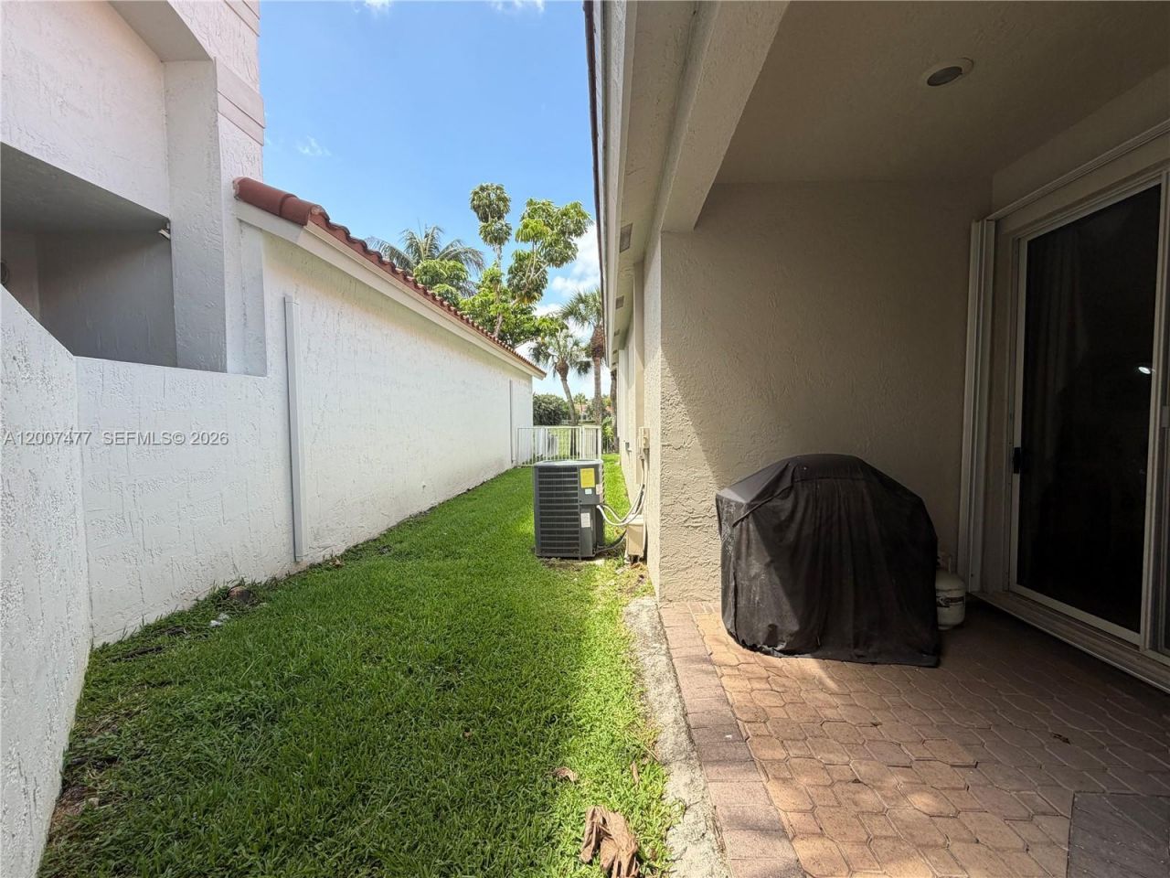 1510 W Lacosta Dr W , Pembroke Pines, FL 33027 Photo