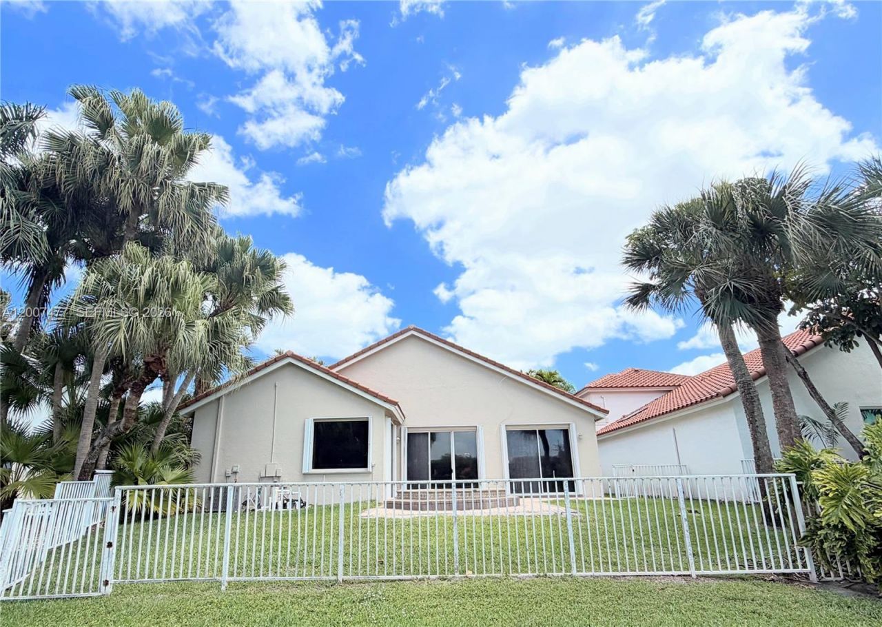 1510 W Lacosta Dr W , Pembroke Pines, FL 33027 Photo