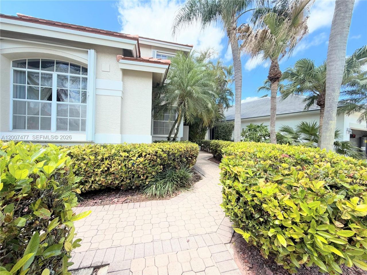 1510 W Lacosta Dr W , Pembroke Pines, FL 33027 Photo