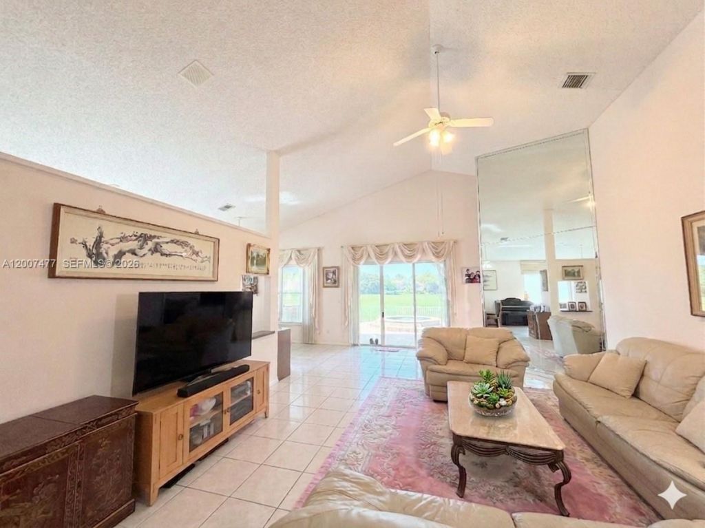 1510 W Lacosta Dr W , Pembroke Pines, FL 33027 Photo