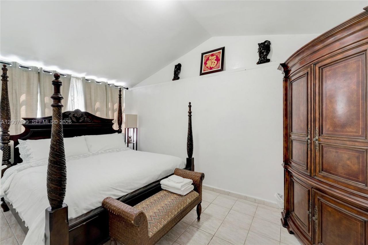 1283 NW 45th St , Miami, FL 33142 Photo