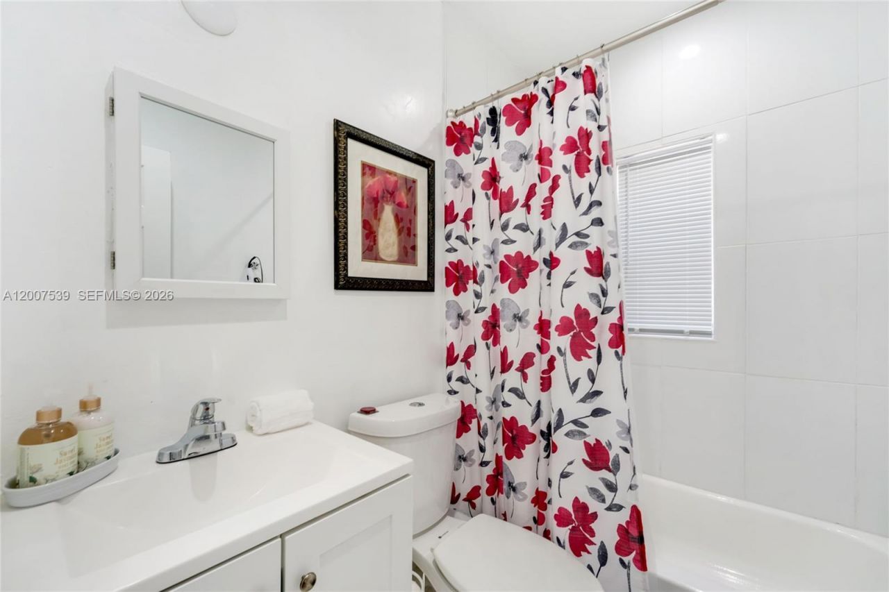 1283 NW 45th St , Miami, FL 33142 Photo