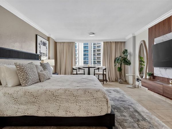 19201 Collins Ave, Unit 1123, Sunny Isles Beach, FL 33160