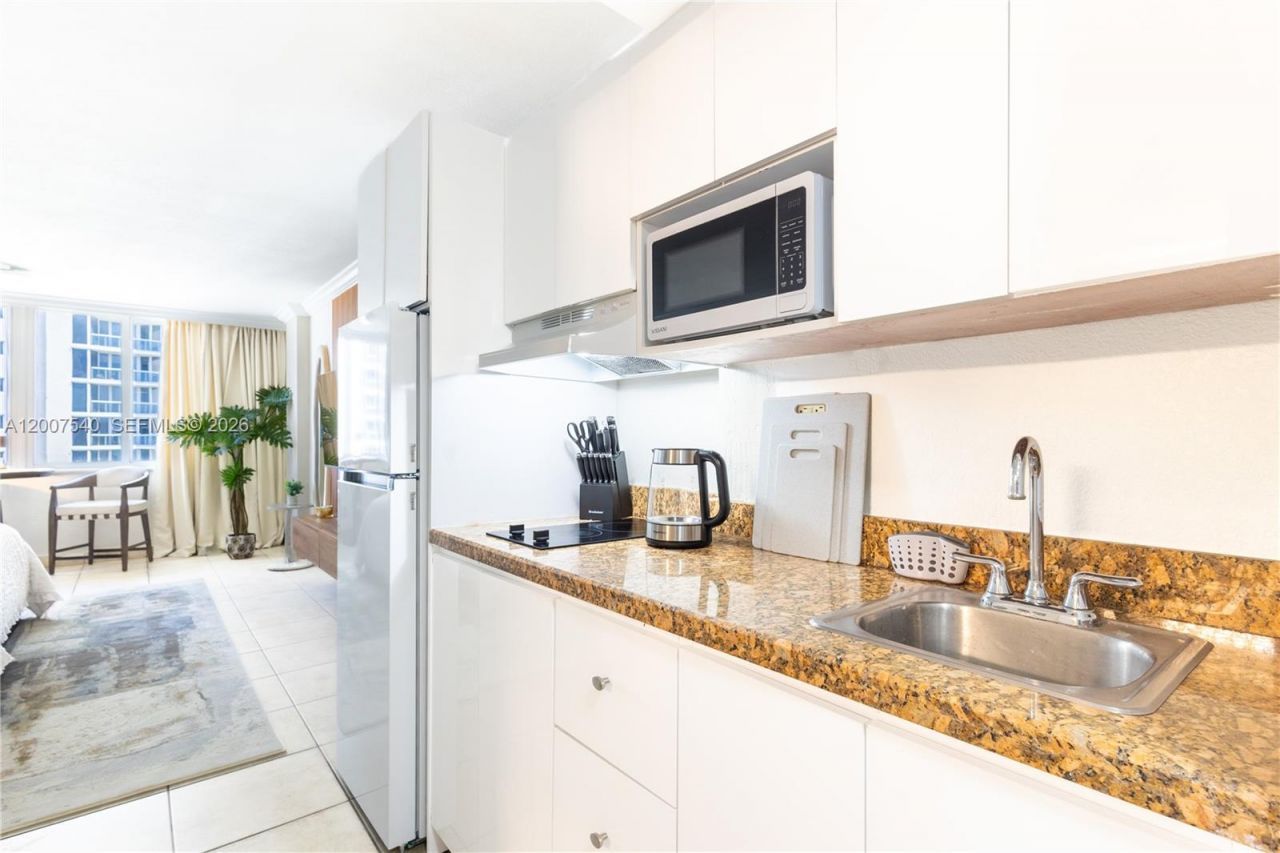 19201 Collins Ave, Unit 1123, Sunny Isles Beach, FL 33160 Photo