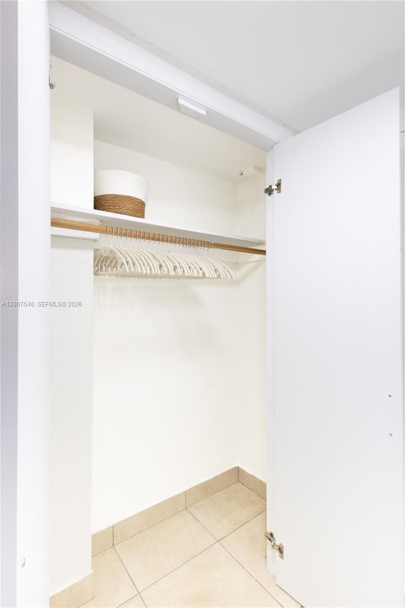 19201 Collins Ave, Unit 1123, Sunny Isles Beach, FL 33160 Photo