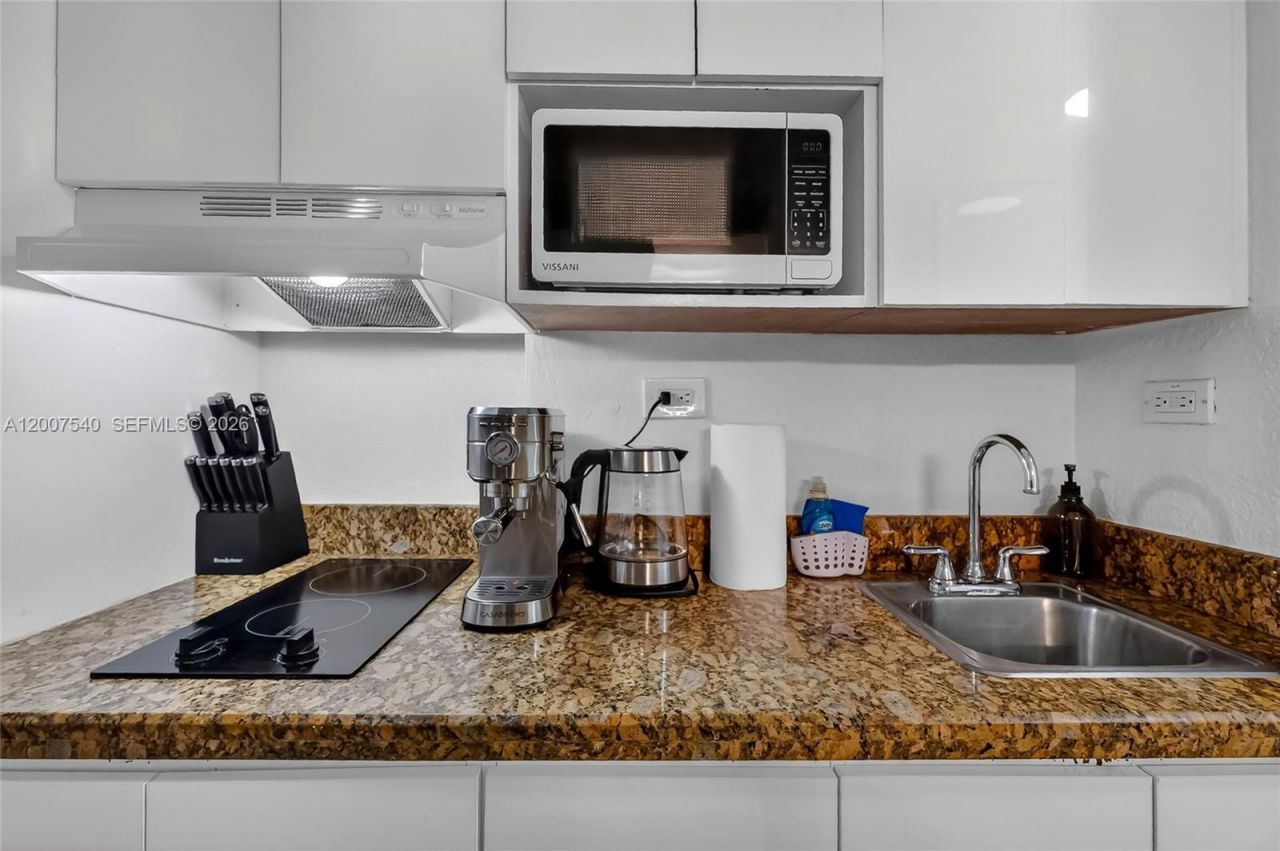 19201 Collins Ave, Unit 1123, Sunny Isles Beach, FL 33160 Photo