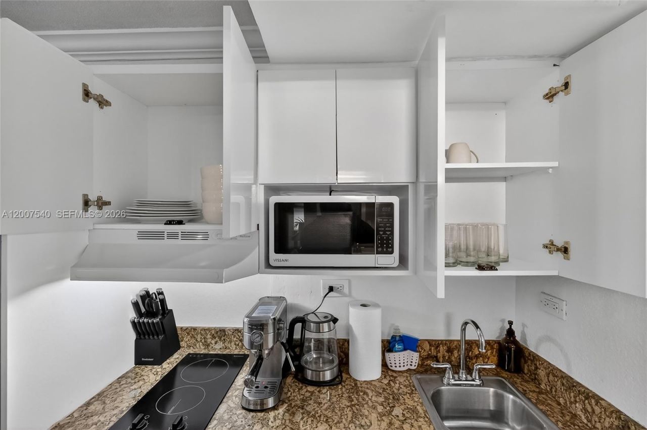 19201 Collins Ave, Unit 1123, Sunny Isles Beach, FL 33160 Photo