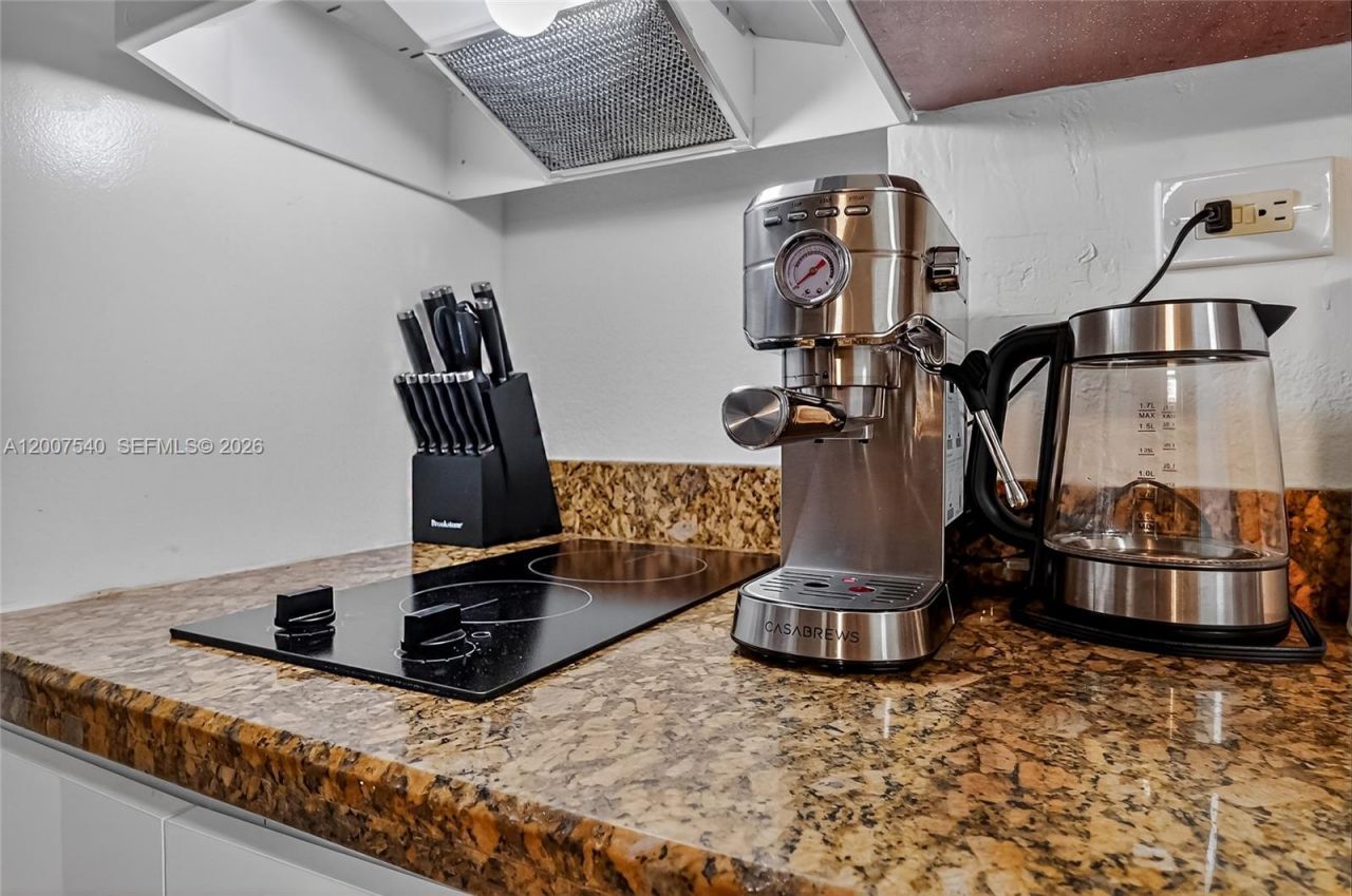 19201 Collins Ave, Unit 1123, Sunny Isles Beach, FL 33160 Photo