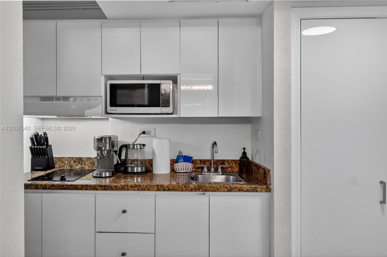 19201 Collins Ave, Unit 1123, Sunny Isles Beach, FL 33160 Photo