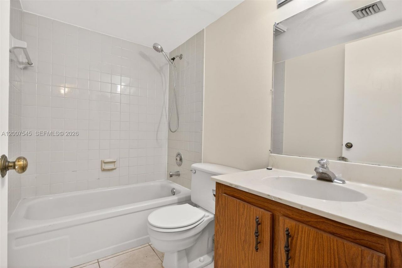 357 N Rock Island Rd , Unit 207, Margate, FL 33063 Photo