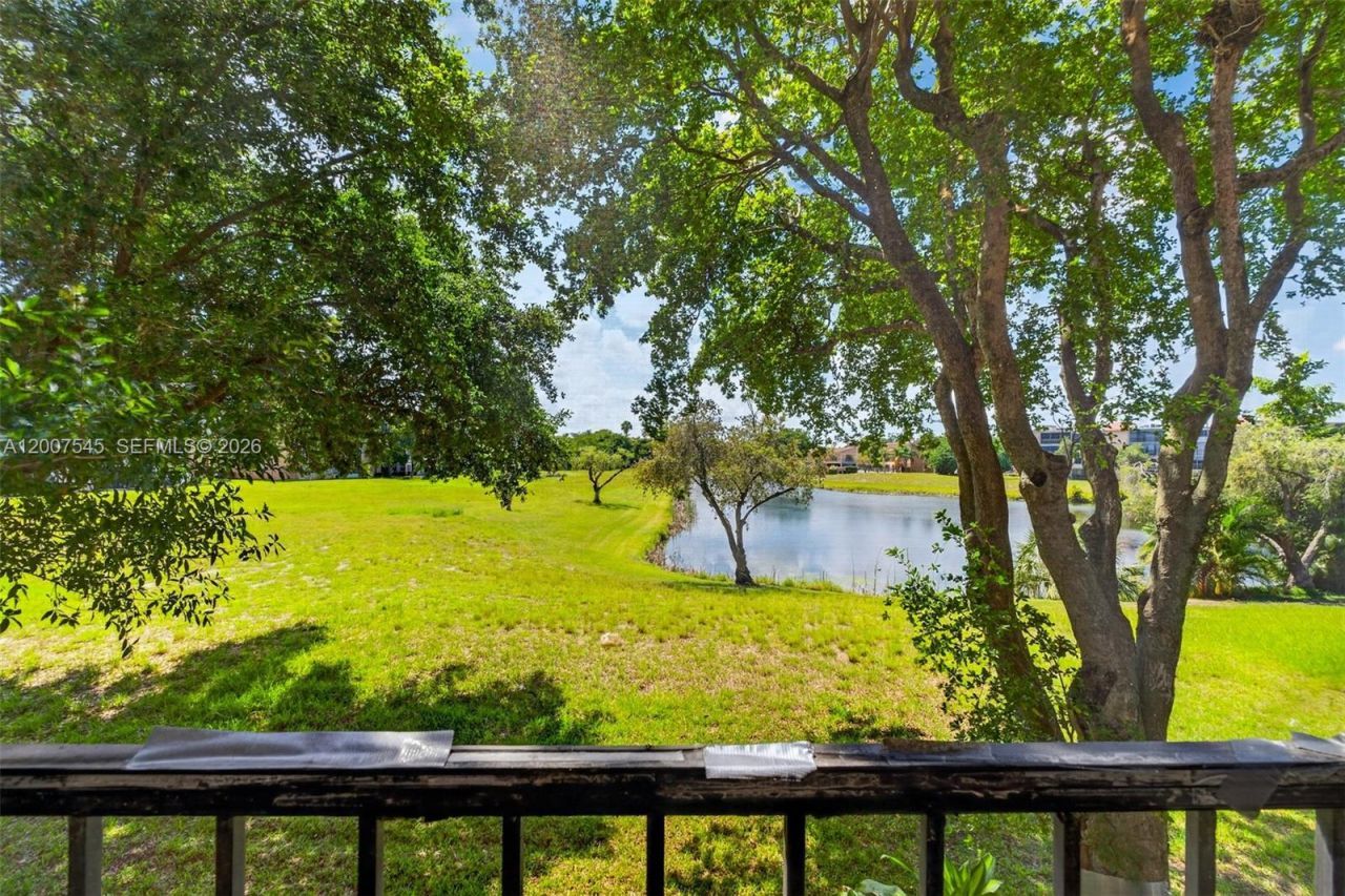 357 N Rock Island Rd , Unit 207, Margate, FL 33063 Photo