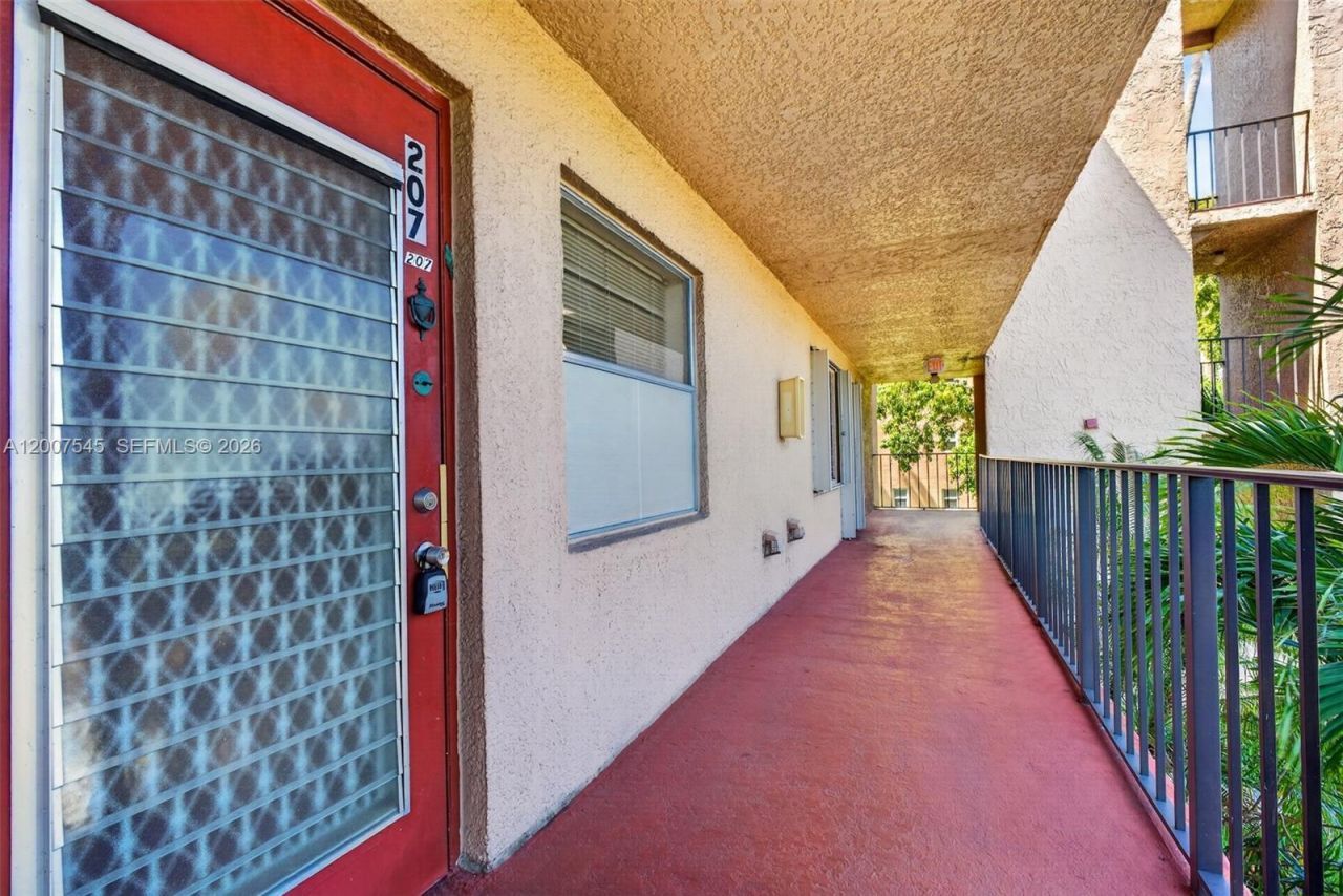 357 N Rock Island Rd , Unit 207, Margate, FL 33063 Photo