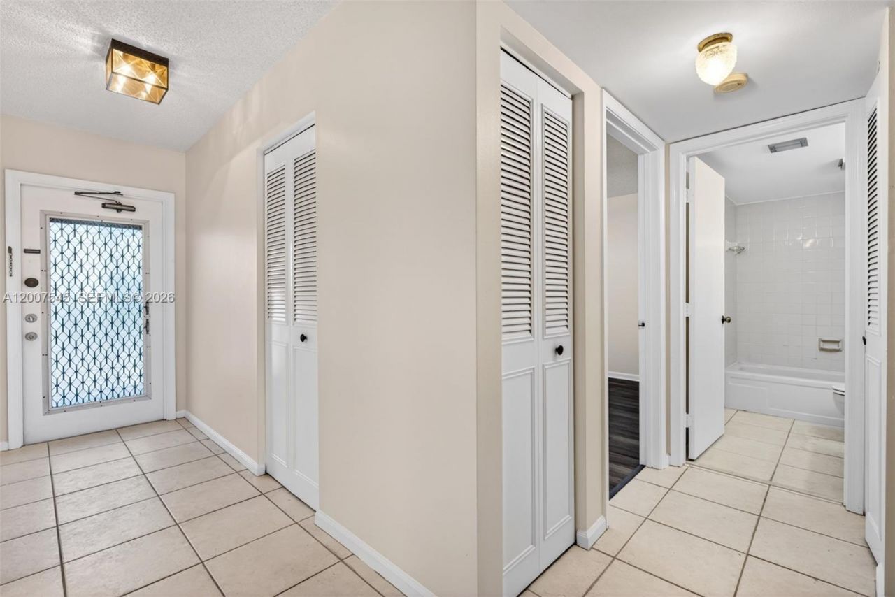 357 N Rock Island Rd , Unit 207, Margate, FL 33063 Photo