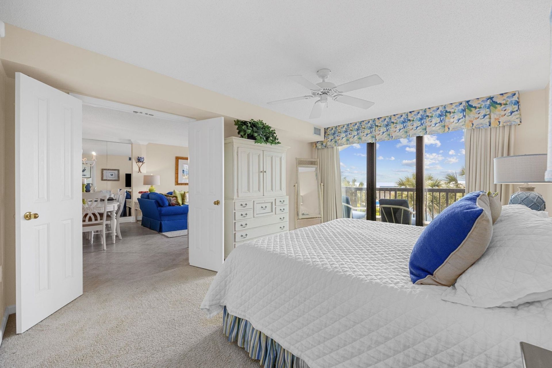 669 Retreat Beach Circle  Photo 12