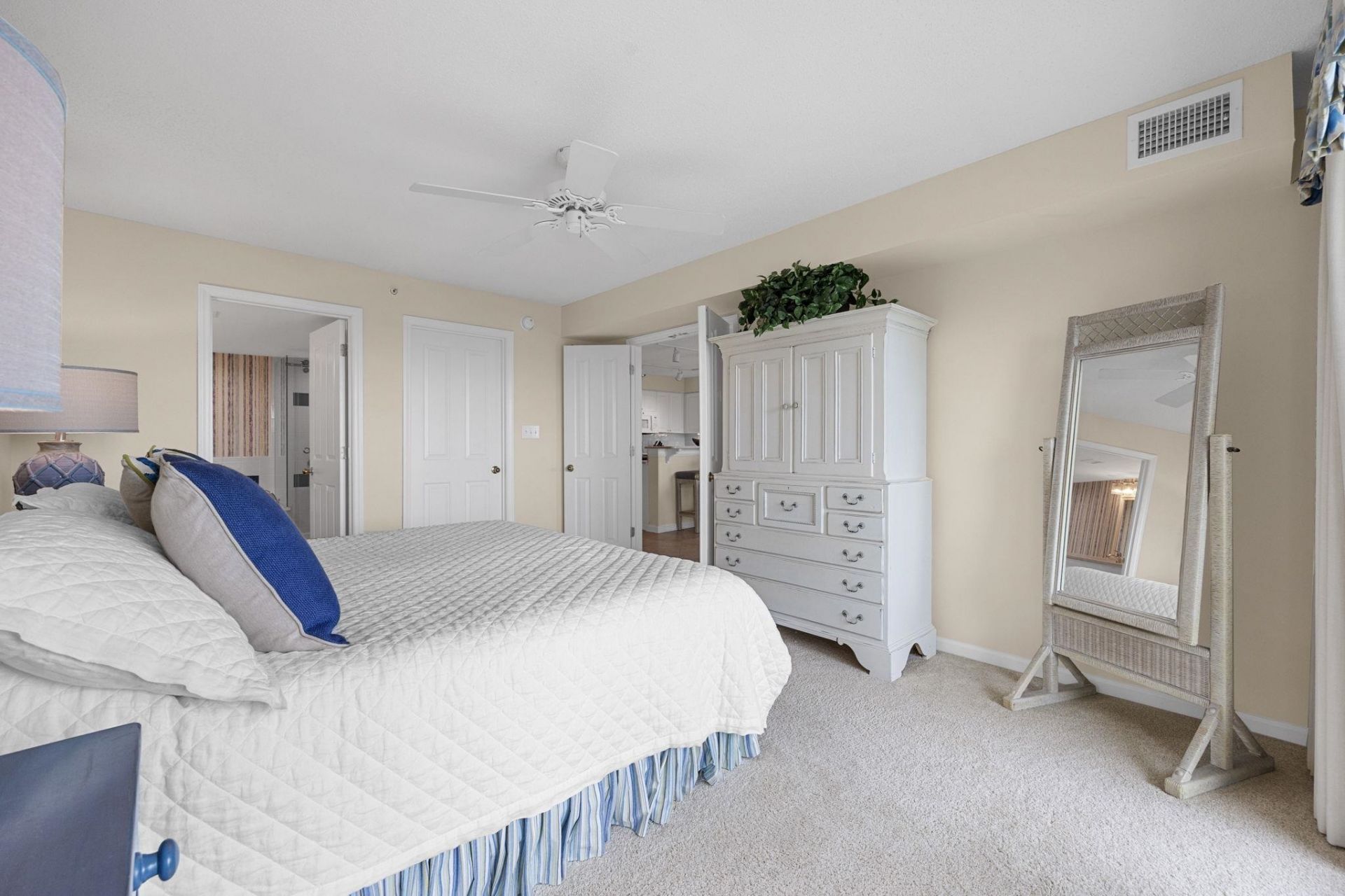 669 Retreat Beach Circle  Photo 17